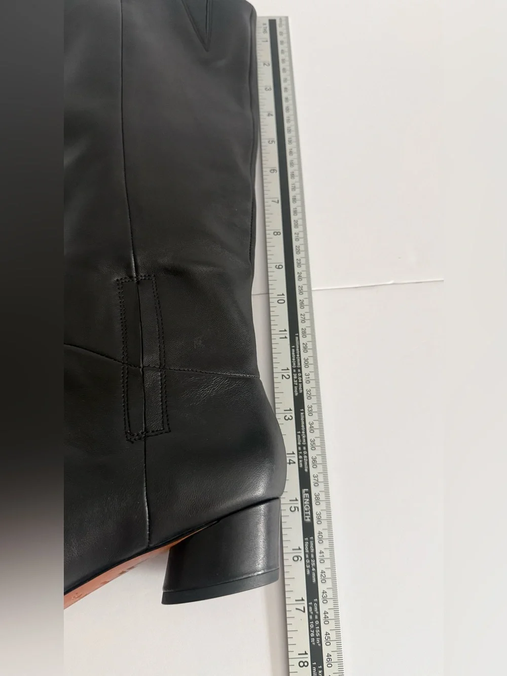 Vince Classic Black Knee-High Leather Boots size5.5